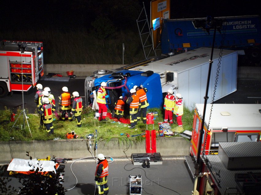 Einsatz BF Koeln PEINGEKLEMMT in Leverkusen P029.JPG